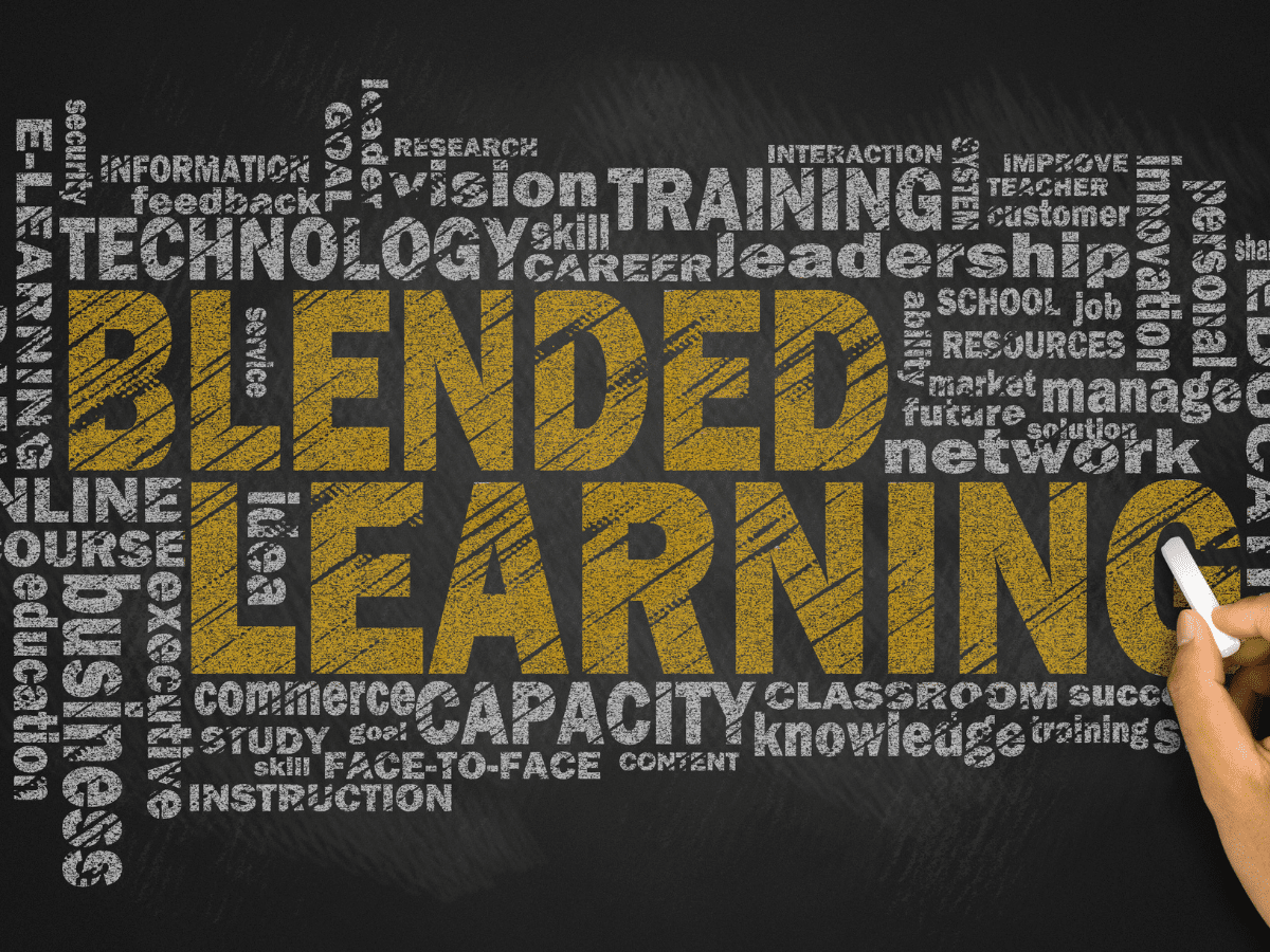 5 فوائد للتعلم المدمج